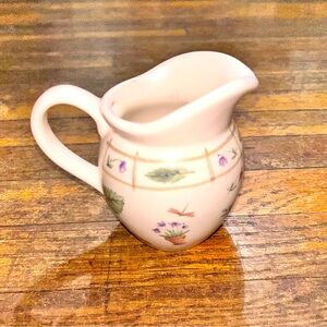 Pfaltzgraff Flower Garden Creamer
